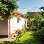 Nador - Fod125 By Interhome * Feherbezseny